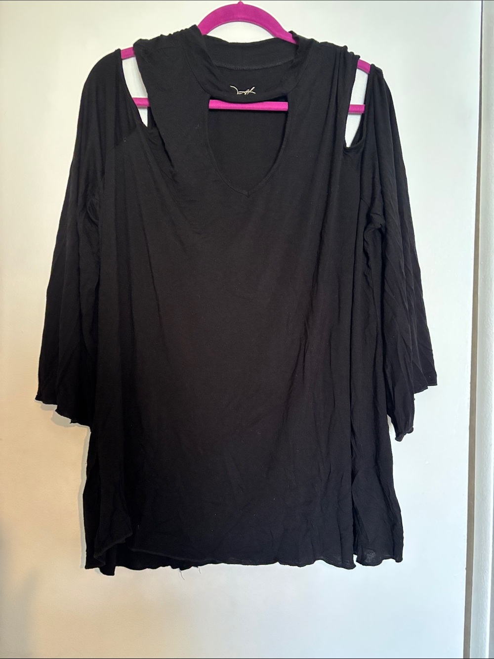 DG2 by Diane Gilman Black Cold-Shoulder V-Neck Tunic